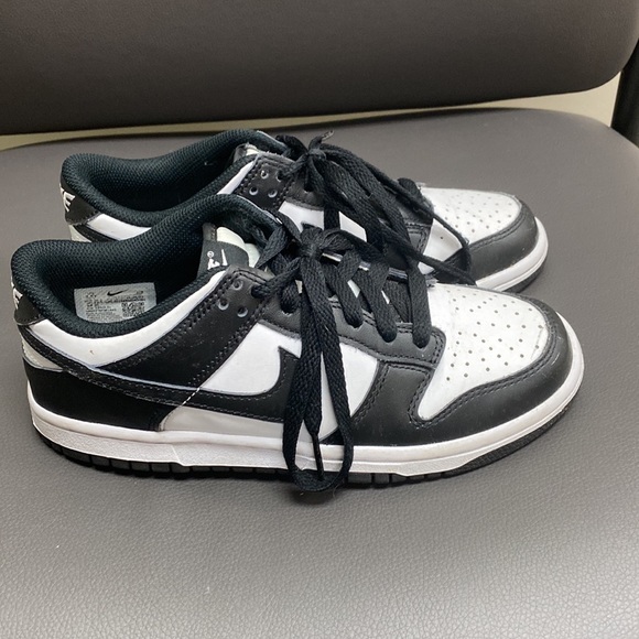 Nike Panda Dunks size 4.5 like new condition - Picture 2 of 3